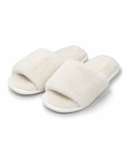 Ivory bulk slippers for wedding guests and bridesmaids.